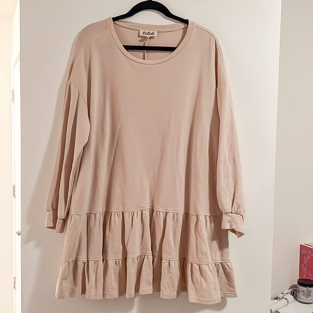 Cream sweatshirt ruffle dress. EUC